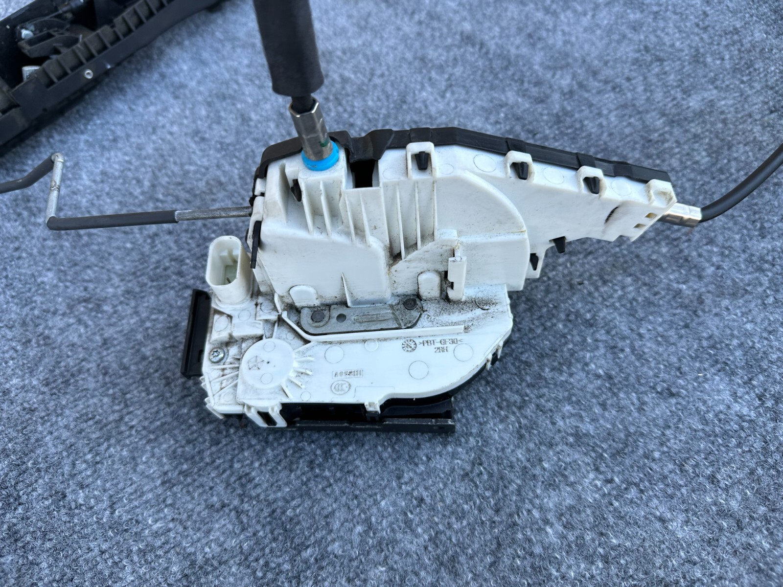 RIGHT FRONT DOOR LATCH/LOCK ACTUATOR ASSEMBLY OEM 74K 14-20 MASERATI GHIBLI Q4