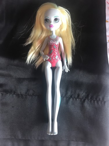 Monster High Doll Emoji Lagoona Blue MHD Monster High Dolls - Picture 4 of 5