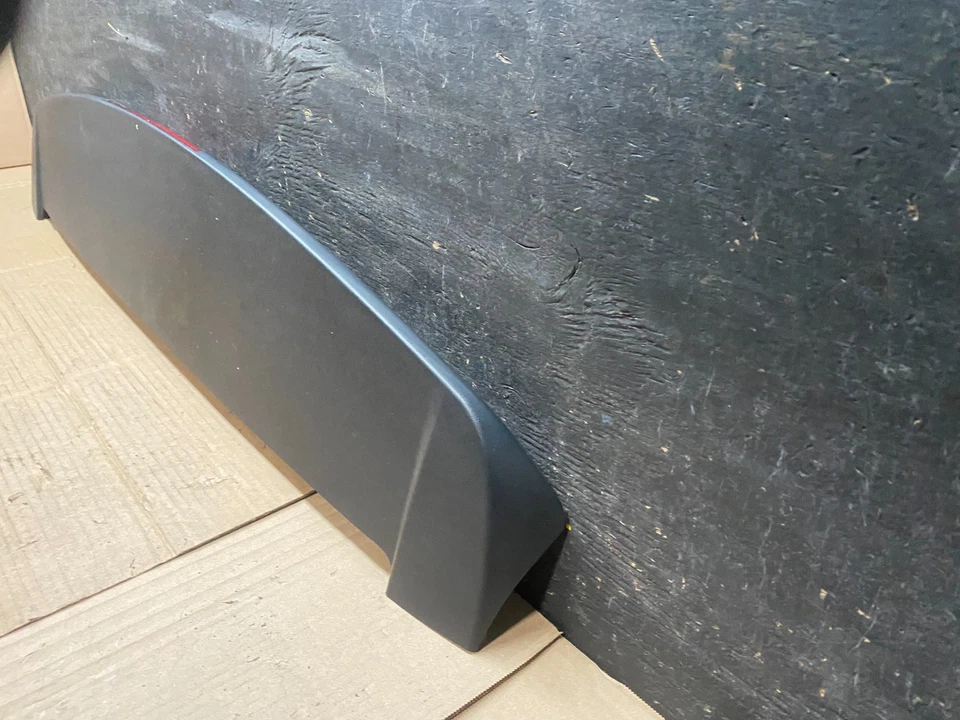 Jeep Compass 2007 a 2010 alerón 3RD tercera luz de freno trasero fabricante de equipos originales v2839 DG Foto 2 de 4