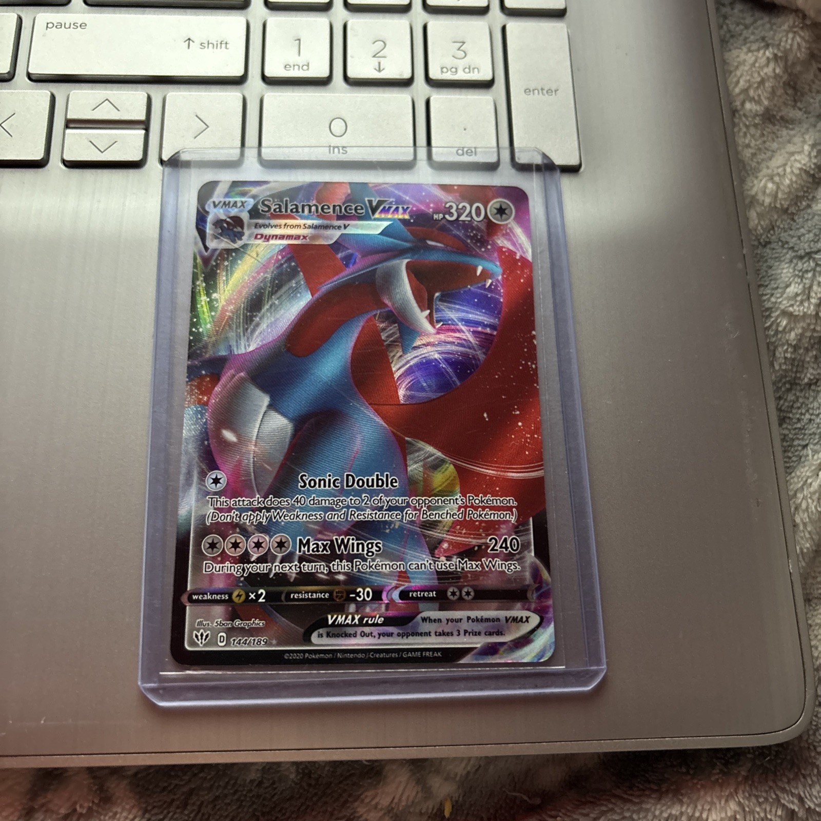 Pokémon TCG Salamence V Full Art Darkness Ablaze 185/189 Holo Full Art NM