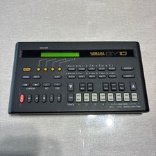 YAMAHA QY10 Music Sequencer Walkstation Porta...