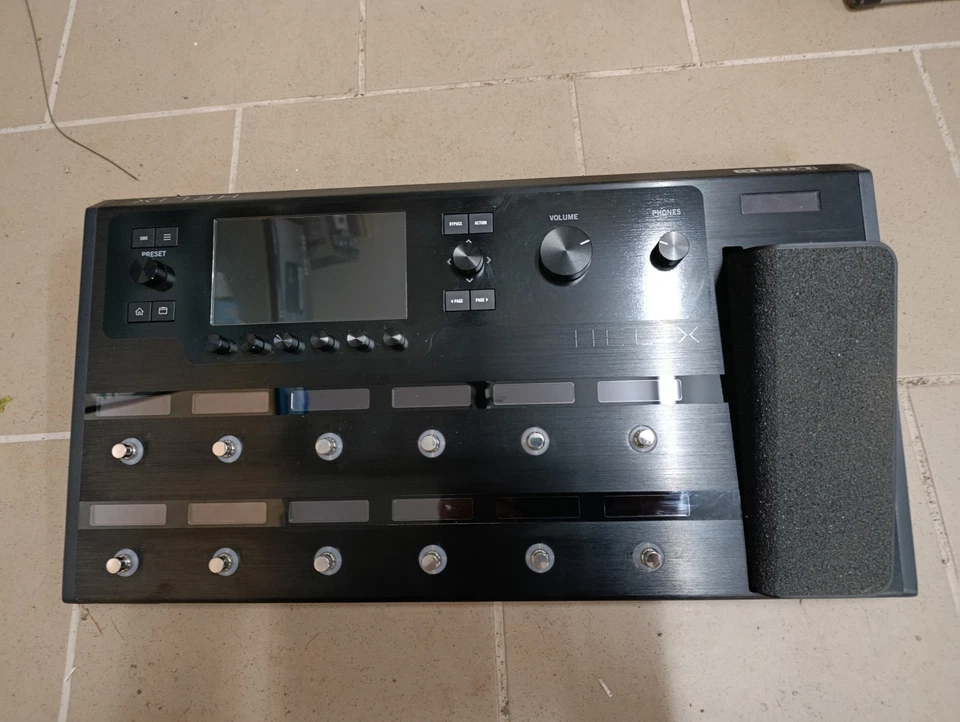 line 6 helix floor guitar amp modeler effects unit floor variant - Image 2 of 4