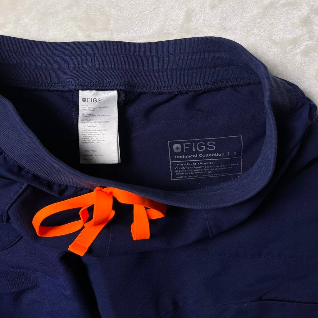 FIGS Scrub Set Women's S Zamora Joggers Casma & Rafaela Tops Dark Blue Medical image 4