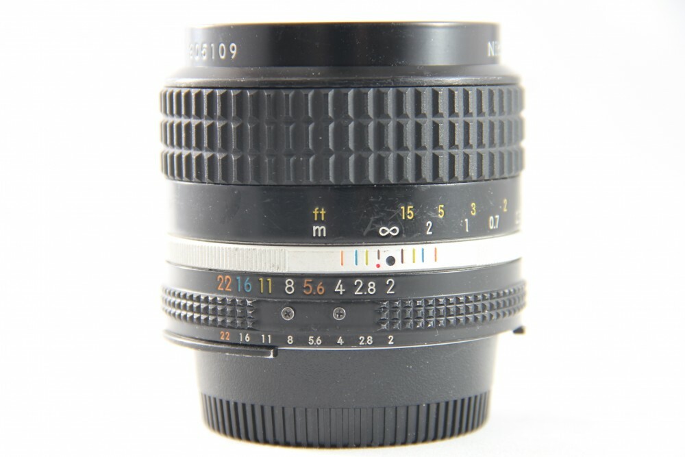 Nikon ニコンAis 35mm F2 Nikon ニコンAis 35mm F2 ニコン AI AF Nikkor 35mm f/2D 価格比較