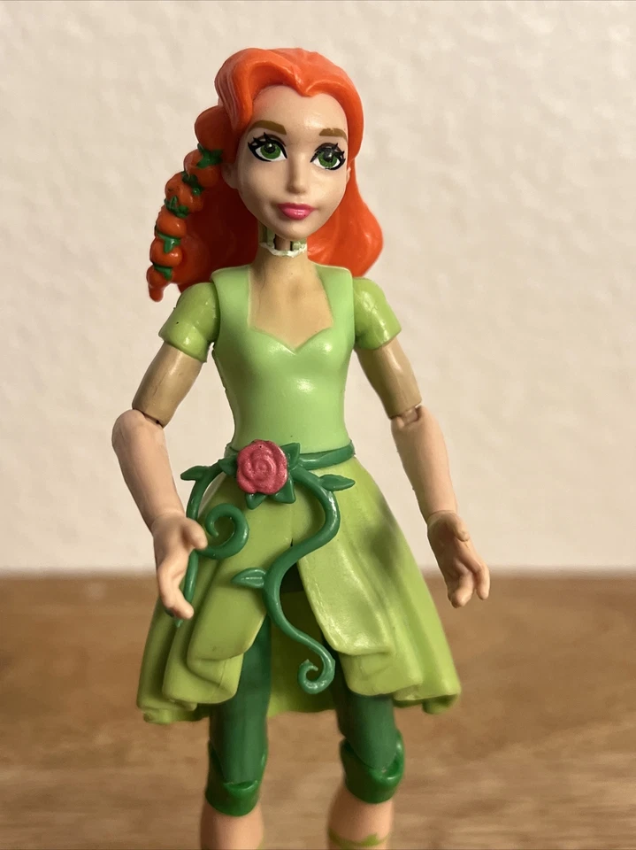 "Figura de acción de juguete de plástico de 6"" Poison Ivy The Batman DC Comics" Foto 4 de 4