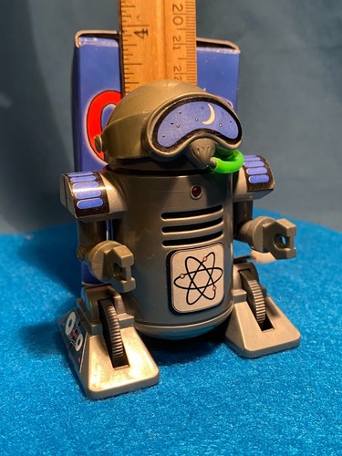 Cosmo the Talking Robot 1995 Accoutrements Wind Up Rolls (does not talk) - Picture 3 of 17