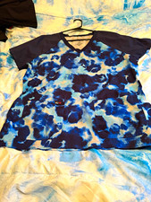 koi lite Women  s Scrub Top L Blue Navy Patterned V-Neck Polyester Blend