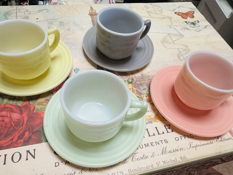 Vintage Set Of 4 Hazel Atlas Teacup Sets
