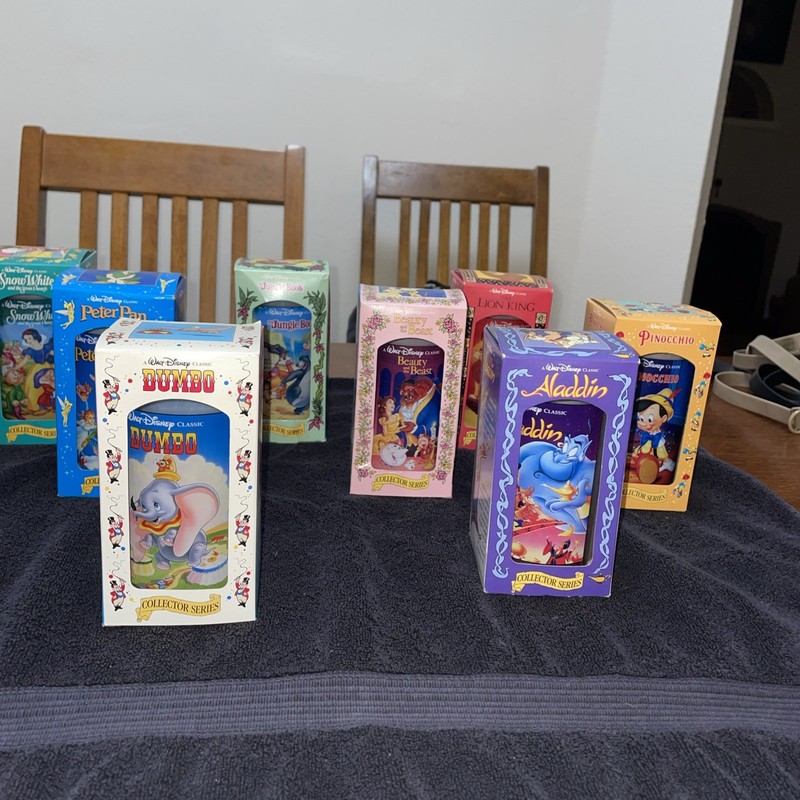 Disney Collector Series Storybook Glasses – 8-Piece Lot w/ Boxes