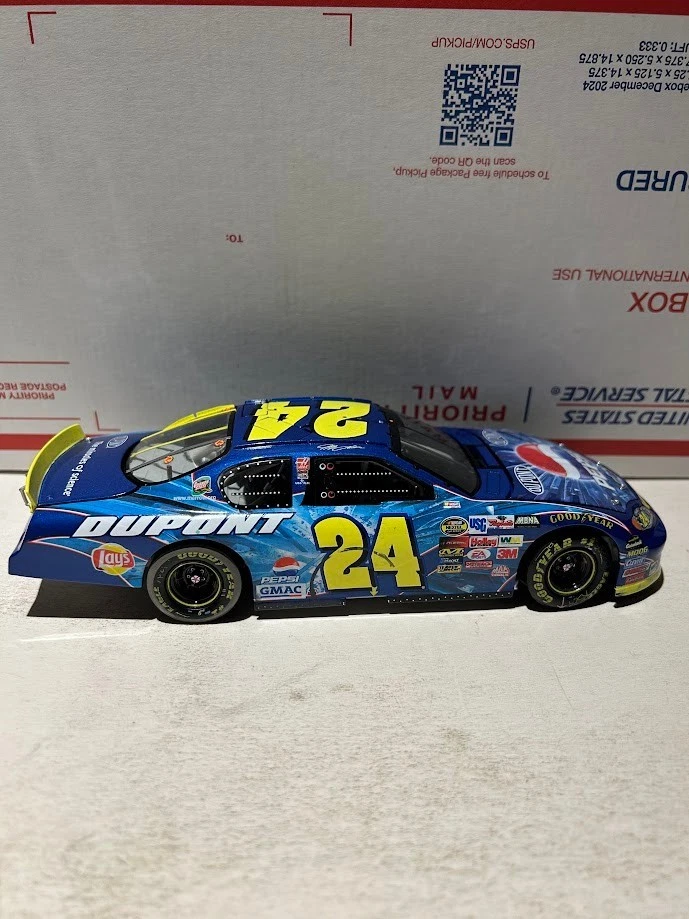 Jeff Gordon 24 Pepsi Shards Raced Win Versión 2004 Monte Carlo Elite 1 de 480 Foto 4 de 4
