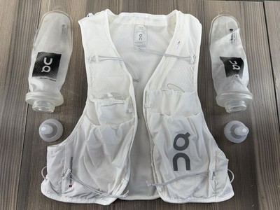 ON ULTRA VEST 10L ホワイト S 【公式通販】