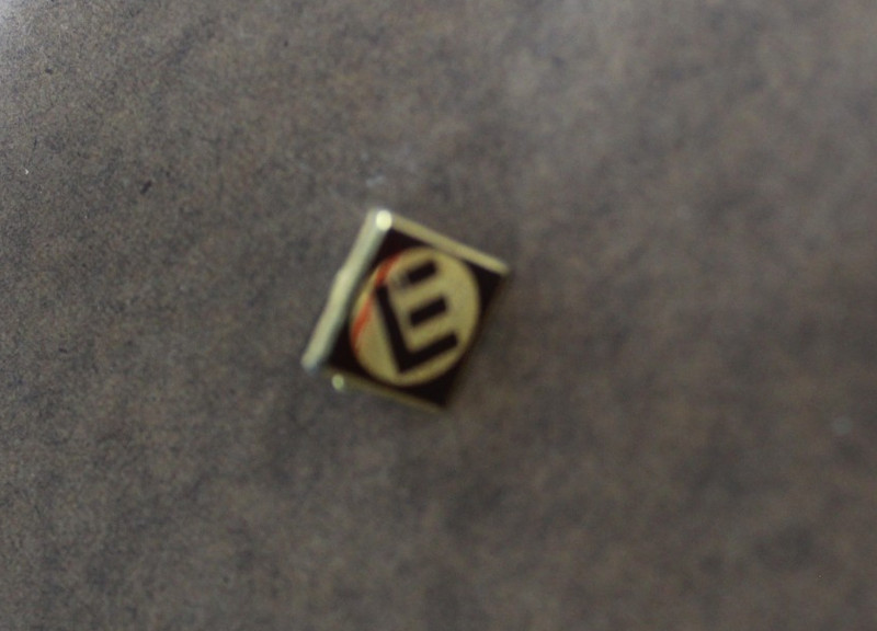 Scarce Vintage Erie Railroad Gold Tone Tie Tack missing chain