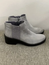 Bzees Women’s Gray Zip Booties Block Heel Size 8