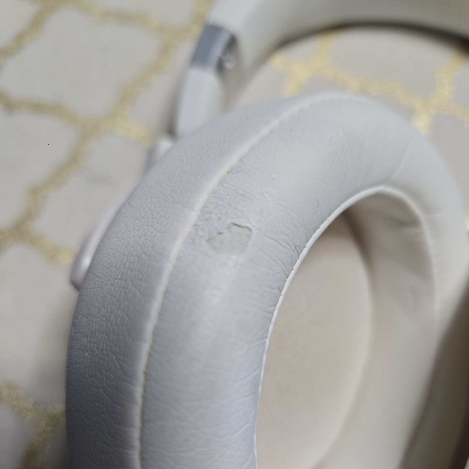 Raycon RBH820-WHI The Everyday Over-Ear Noise-Canceling Headphones - White