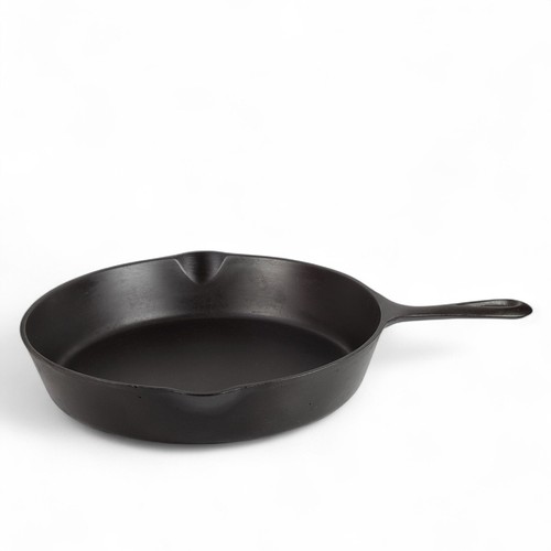 Lodge Single Notch #9 Cast Iron Skillet With Heat Ring - Picture 10 of 12