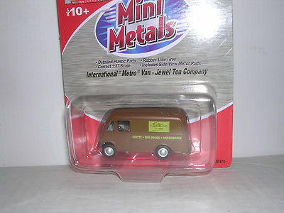 C.M.W. Mini Metals #30370 International ''Metro'' Delivery Van - Jewel Tea Co.1/87