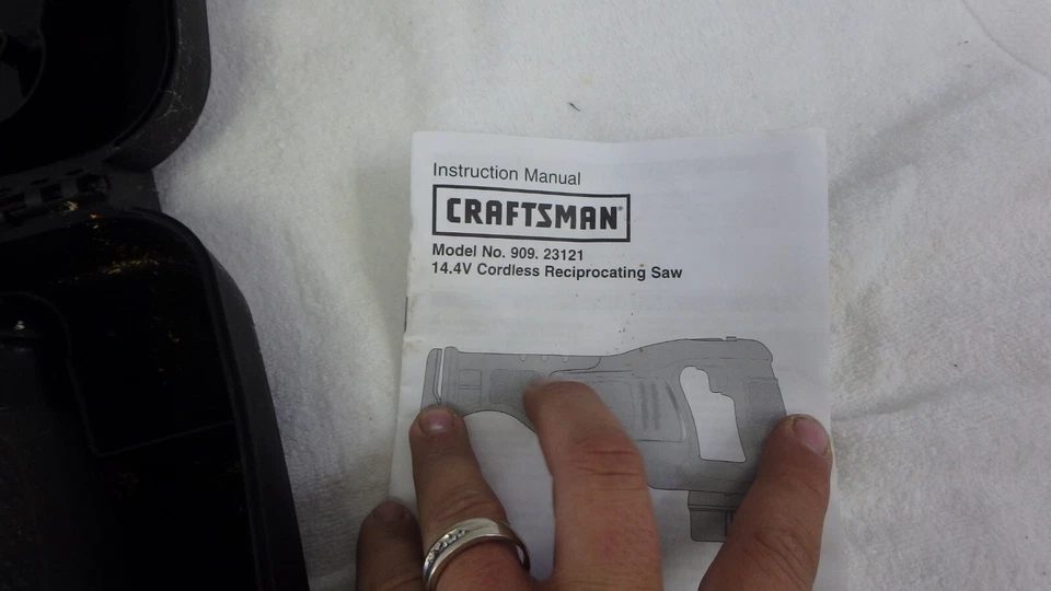 Craftsman 14.4V Reciprocating Saw 909.23121 (tool only) Working - Image 4 of 4