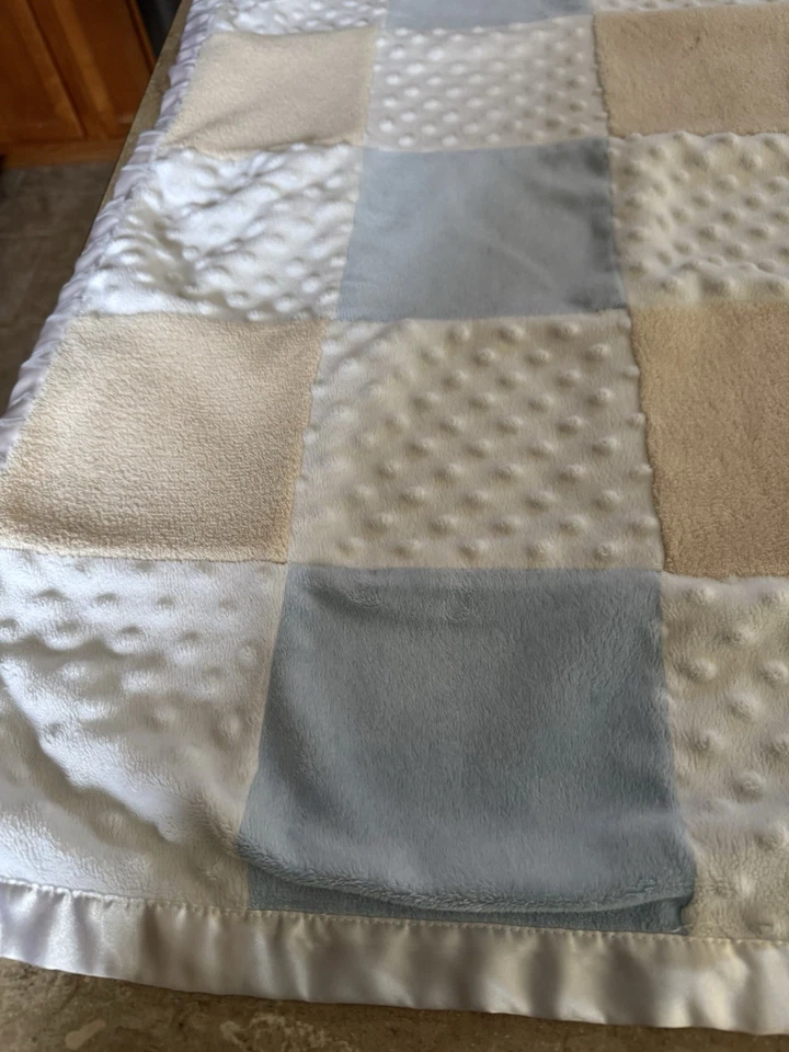 Manta Lovey Message From The Heart Dot Minky satinado retazos bebé azul tostado Foto 2 de 4