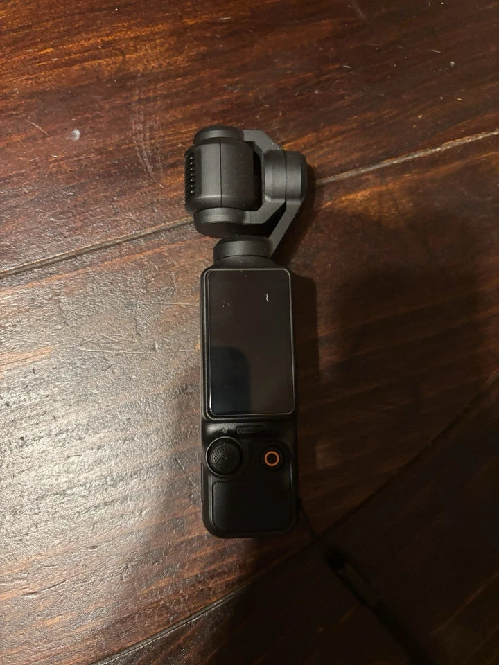 DJI Osmo Pocket 3 con estuche y base, incluye filtro ND64-512 Foto 3 de 4