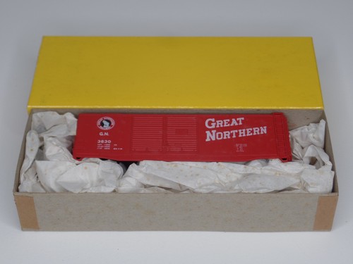 Accurail HO Escala 1:87 #3007 Great Northern 40' Doble Puerta Caja Coche GN #3630 Kit | Zustand: New