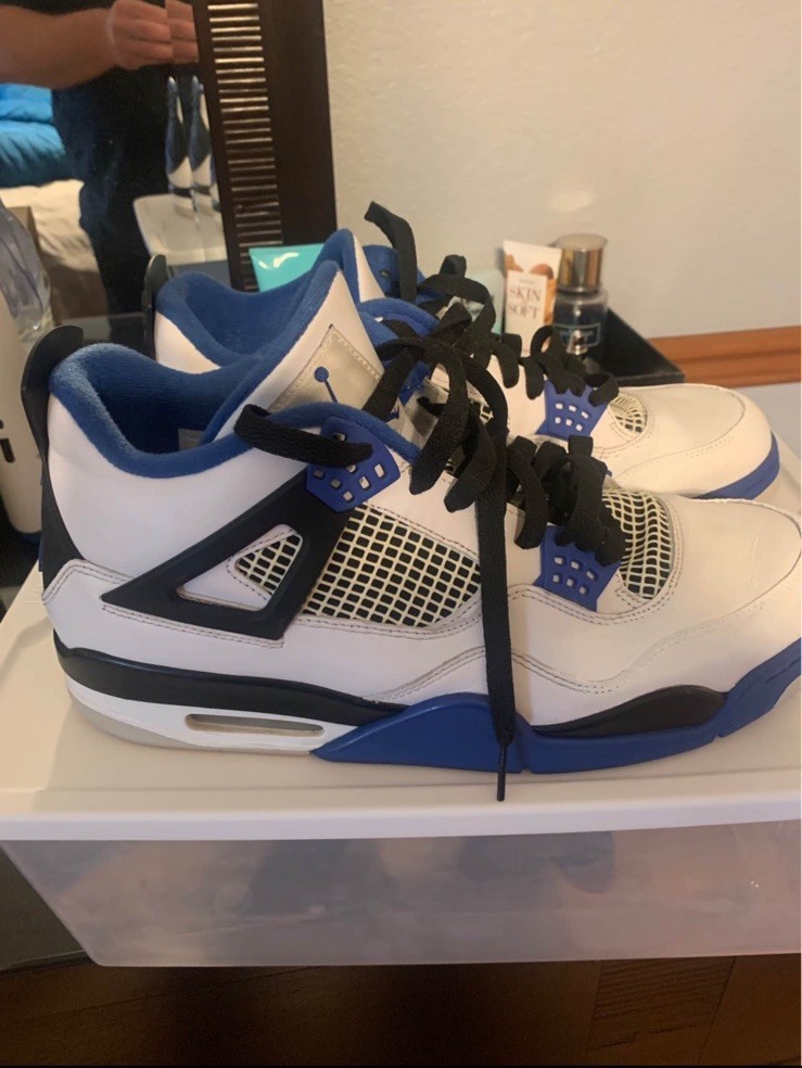 Size 10 - Jordan 4 Retro Mid Motorsports