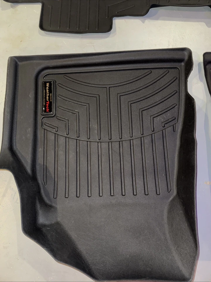 Conjunto completo de tapetes e bandeja de carga 2014-2016 GMC Acadia WeatherTec todas as estações - Imagem 3 de 4