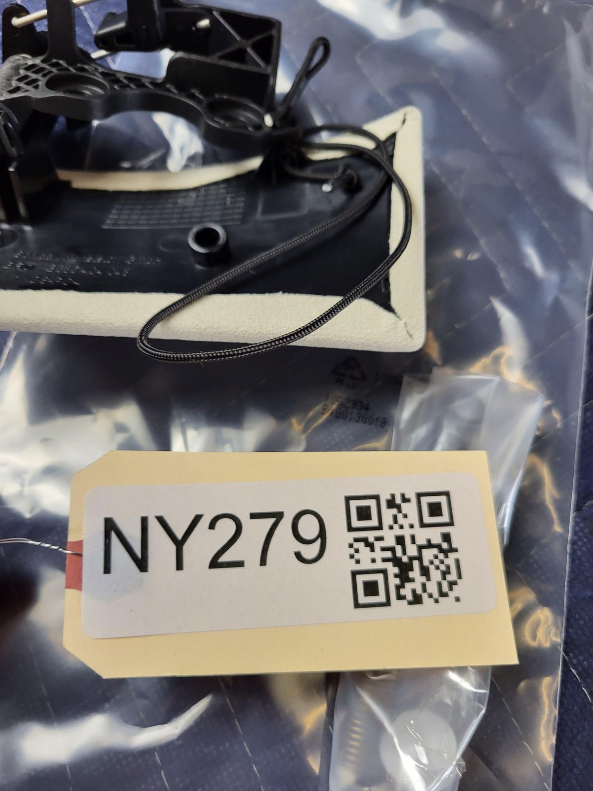 Used Oem Rolls Royce Left Driver Interior Release Handle for Ghost B635404043 21