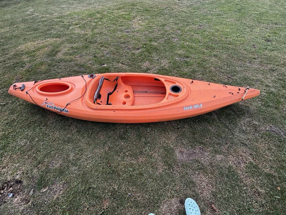 Kayaks - Image 2 of 2