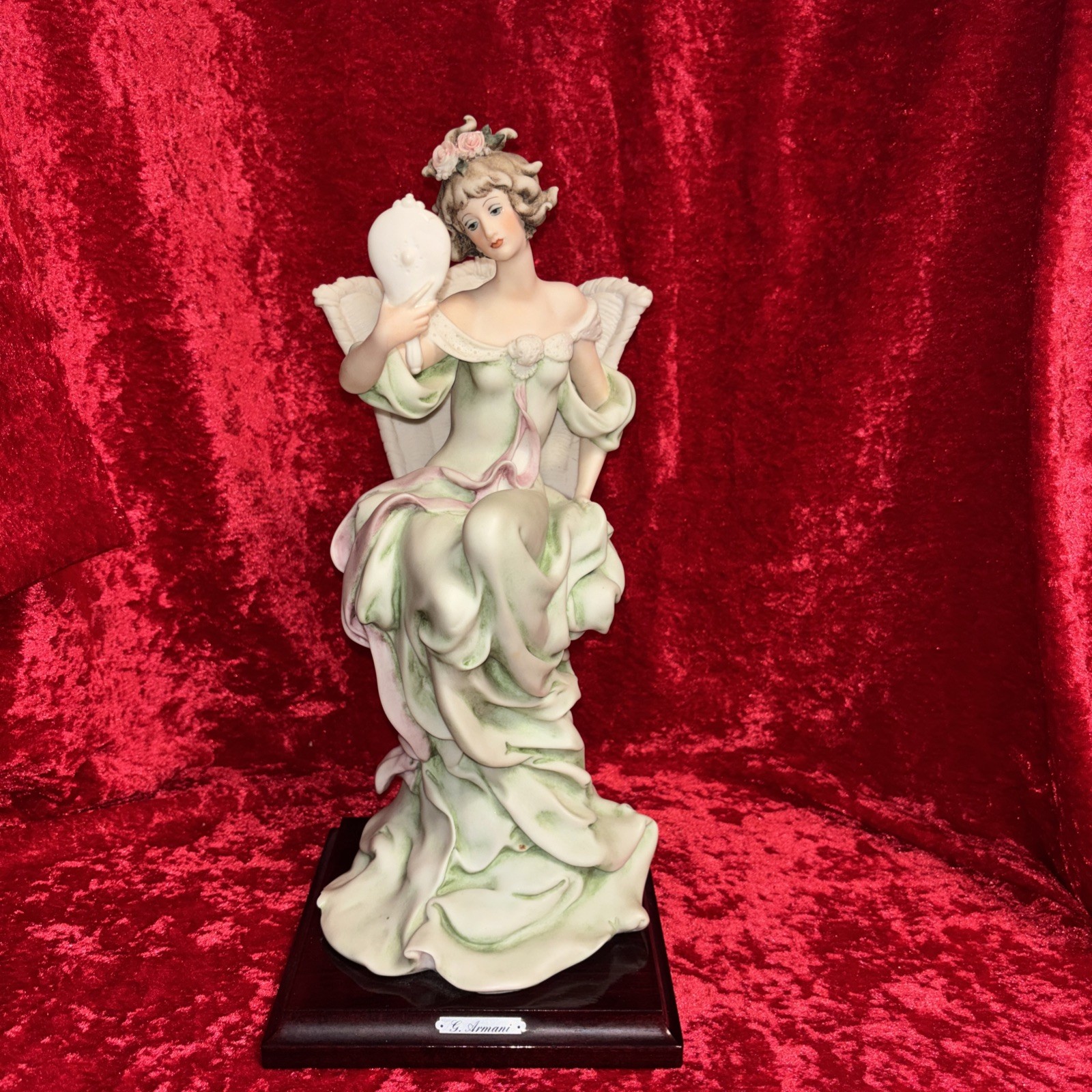 Giuseppe Armani Going to the Ball Lady W/ Mirror Porcelain Figure Wood Base 13"