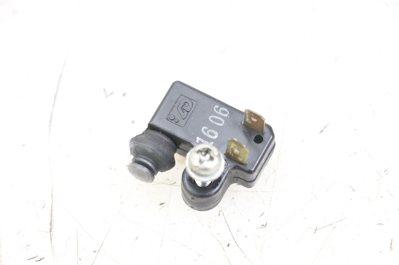 RIGHT STOP LIGHT SWITCH - YAMAHA NEO'S NEOS 2T EASY 50 (2013 - 2016)