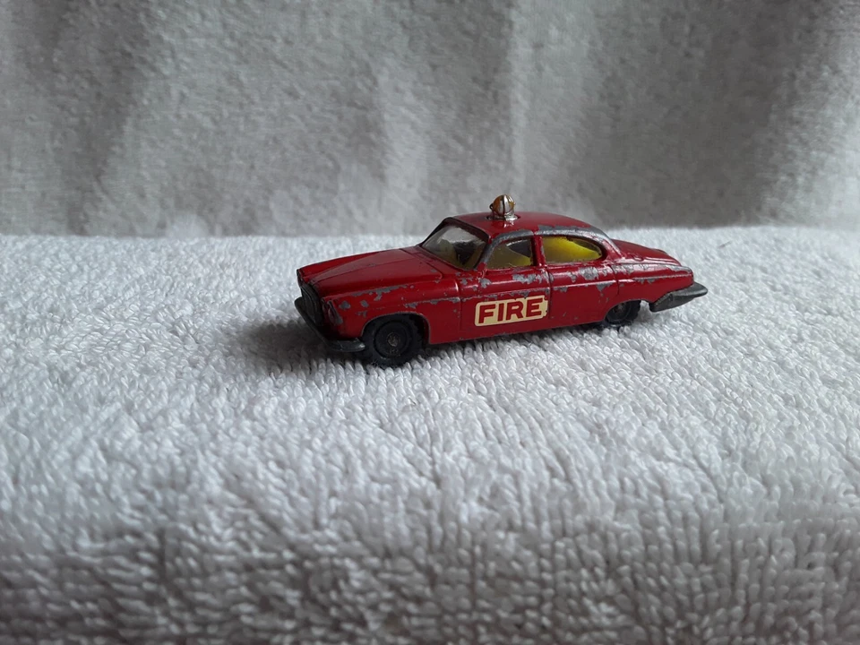 Vintage Husky Jaguar Mk 10 Fire Chief Car Made in Gt Britain - Image 2 of 4