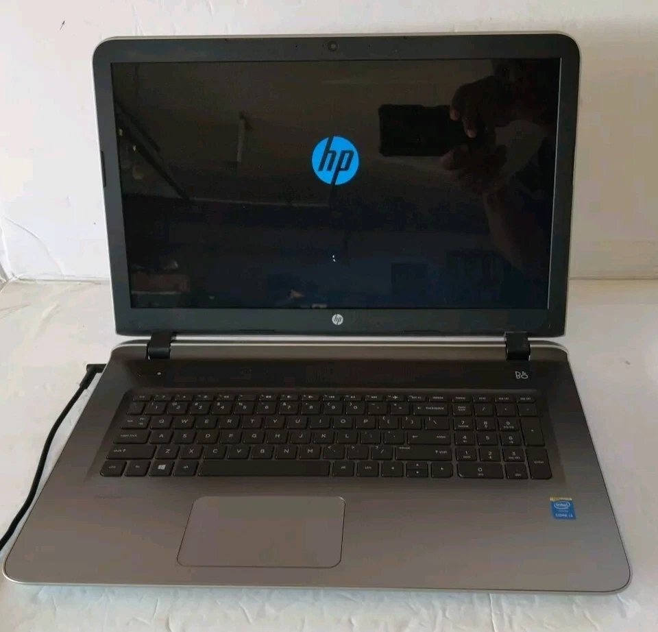 HP PAVILION 17.3" INTEL CORE i3-5020U 2.20GHz 8GB 1 TB WIN 10 HOME Foto 4 de 4