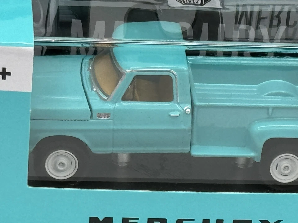 M2 Machines 2024 Team Mercury Blue 1967 Mercury M-100 cabina personalizada ¡En muy buen estado! Foto 3 de 4