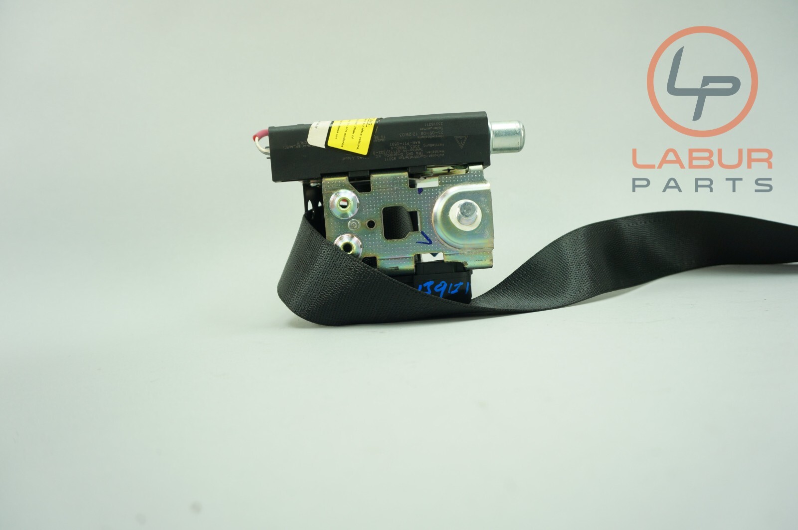 M139 09-13 Maserati Quattroporte Rear Right or Left Side Seat Belt Seatbelt A958