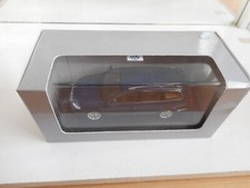 Minichamps VW Volkswagen Passat Variant in blau auf 1:43 in Box