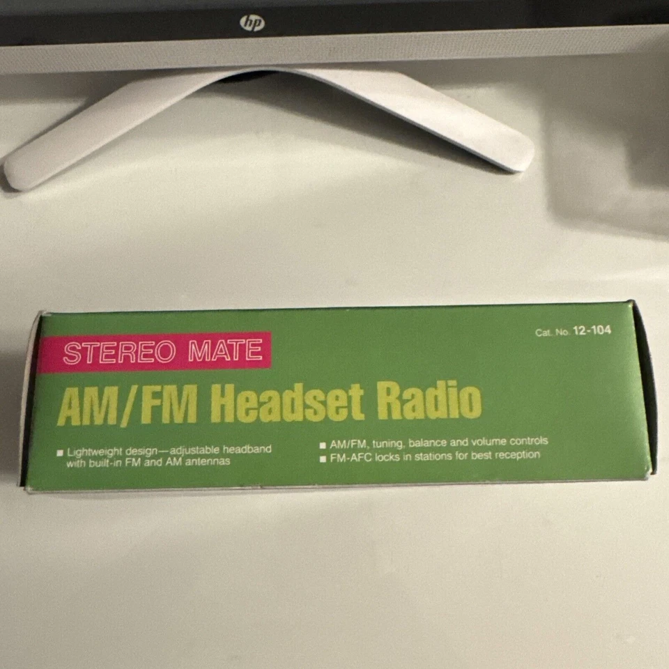 Vintage Realistic Stereo Mate AM/FM Headset Radio Model 12-104 - Image 3 of 4