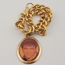 Elvis Presley Picture Charm Vintage Gold Tone Chain Bracelet Signed BE '77