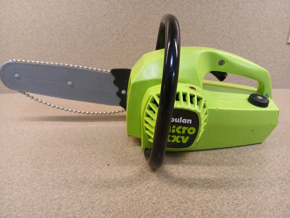 Vintage Ertl Poulan Green Toy Chainsaw Micro XXV.  *missing Pull Cord — 第 2/4 张图片