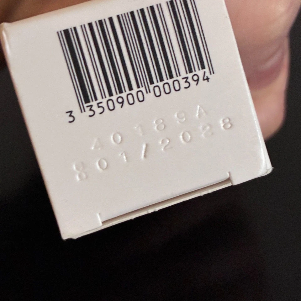 Embryolisse Lait-Crème Concentré Moisturizer, Primer, Makeup Remover 6-in-1 30ml - Image 4 of 4