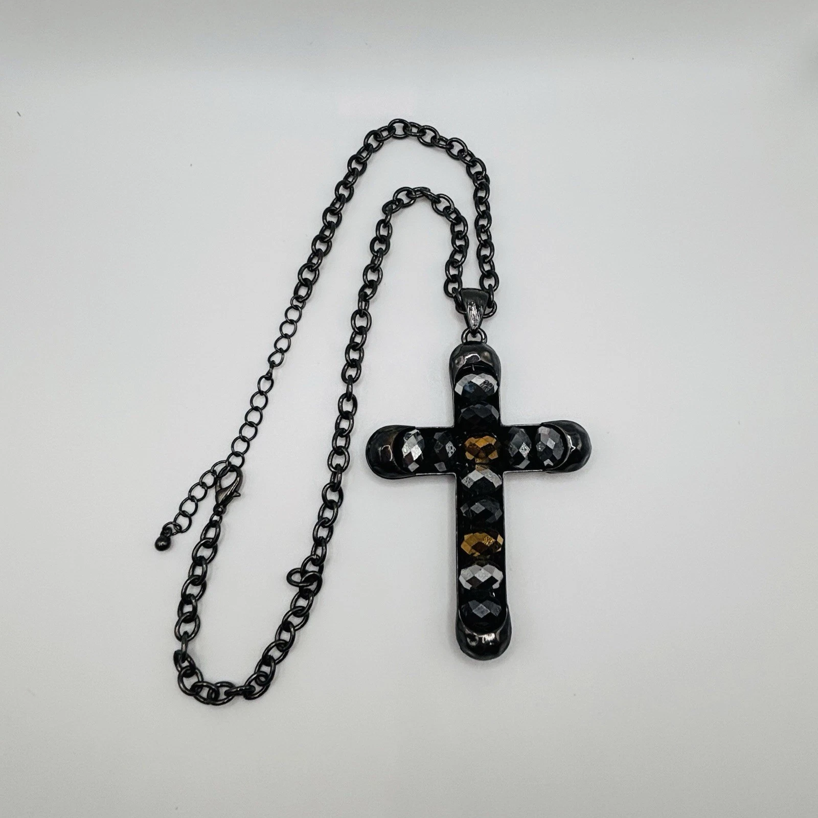 VETEMENTS Collana con ciondolo croce oversize impreziosita grigio canna di fucile senza marchio 18"