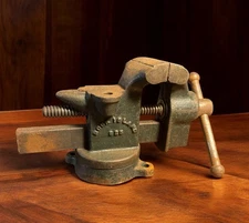 Vintage Rock Island Bench Vise Model Number 625 Made in the USA Metal Working