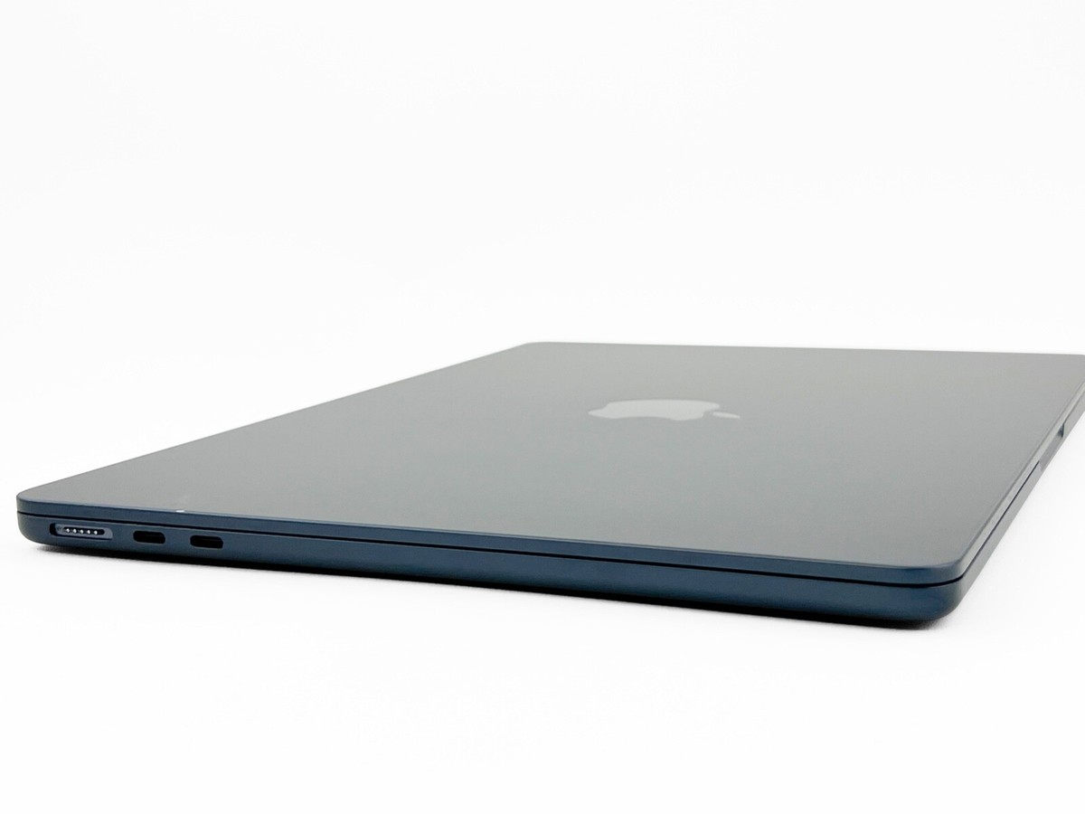 2022 Apple MacBook Air 13-inch M2 Chip 8GB RAM 256GB SSD Midnight