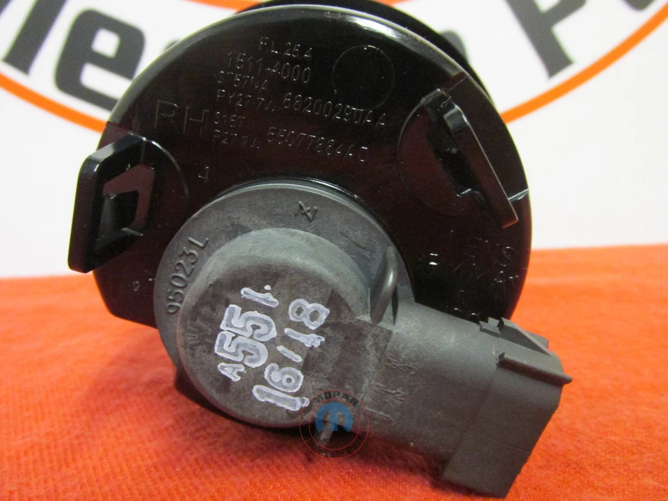 Lámpara de luz de señal de giro transparente lado derecho Jeep Wrangler JK NUEVO OEM MOPAR Foto 3 de 4