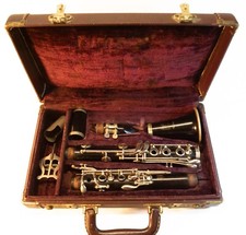 Conn/ Victor Wood Clarinet Vintage with Hard Shell Case