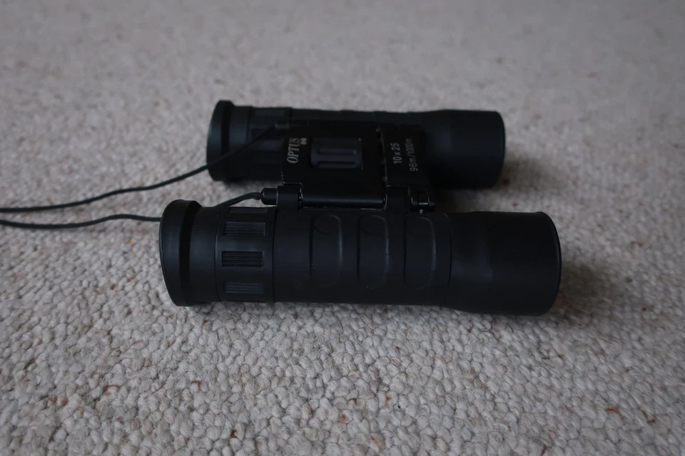 Optus Taschen-Fernglas 10 x 25 GA schwarz 96m/1000m - Bild 3 von 4