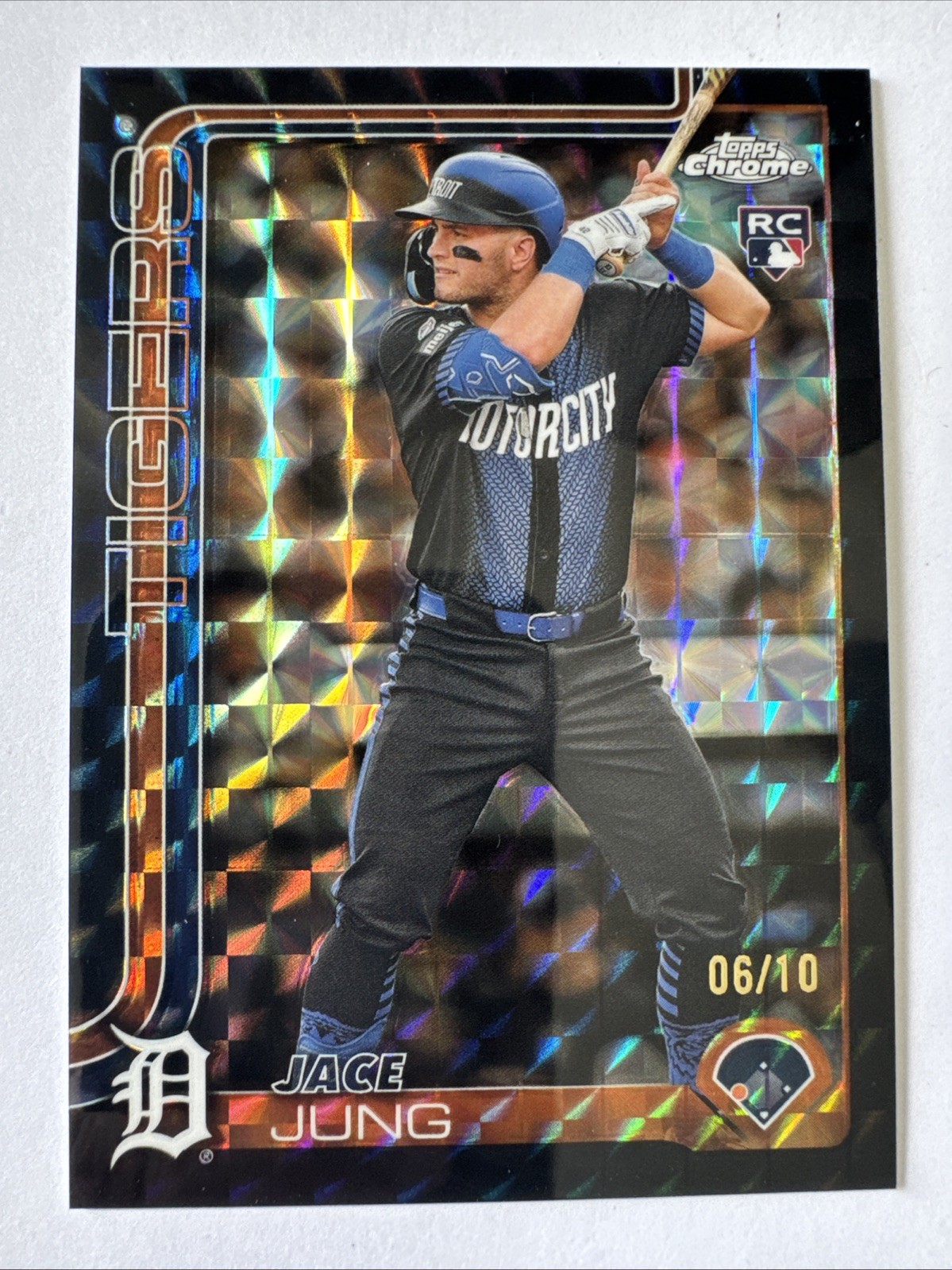 2025 Topps Chrome - Jace Jung RC #225 Black Geometric Refractor /10