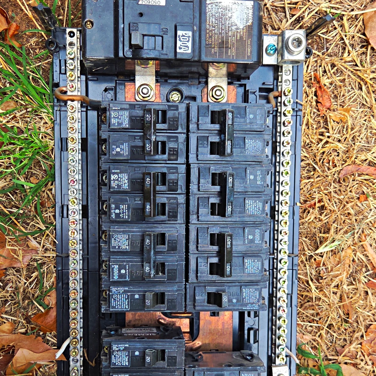 Siemens Electrical Main Breaker Panels Boards 21-30 Spaces for