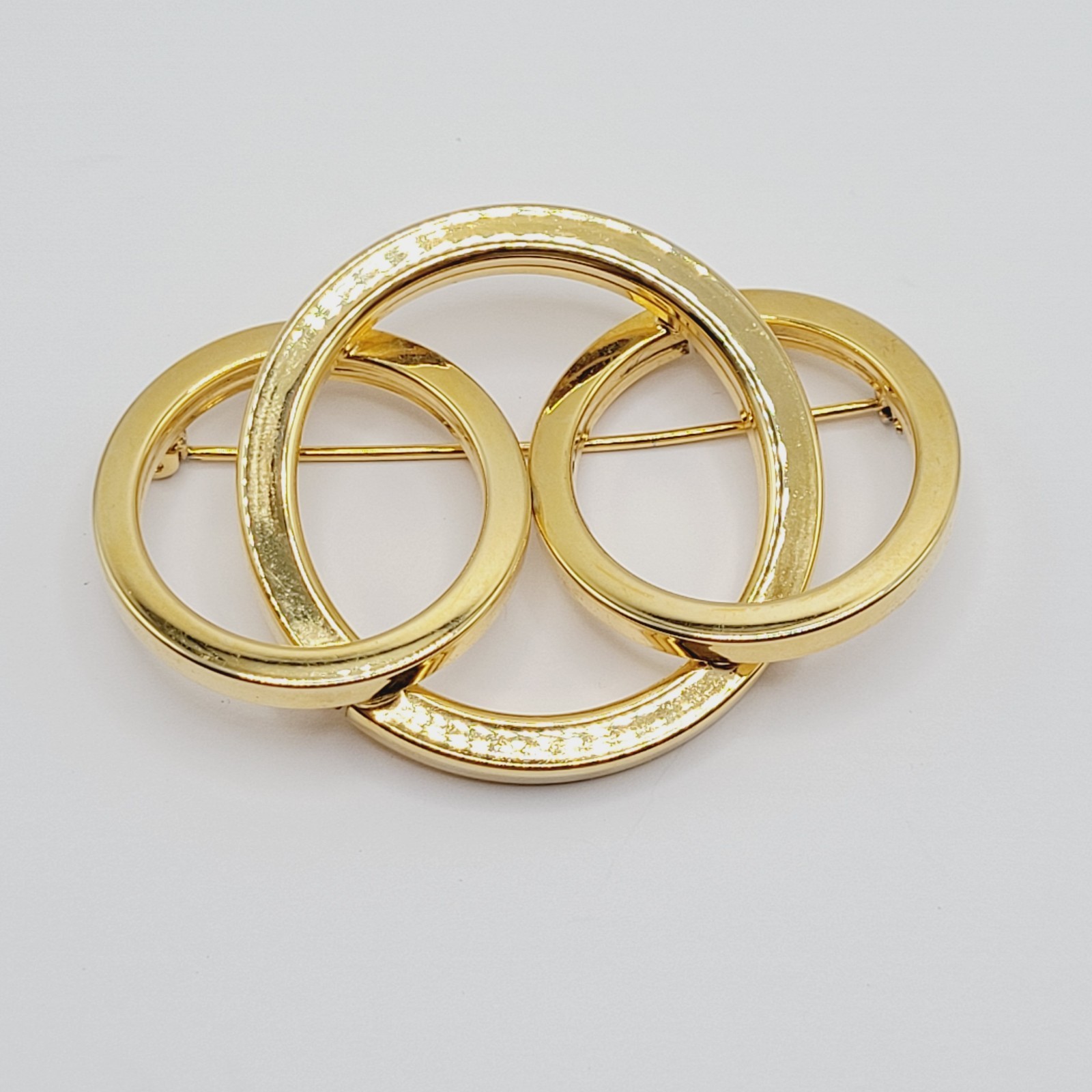 Geometric Interlocking Three Circles Dimensional … - image 10