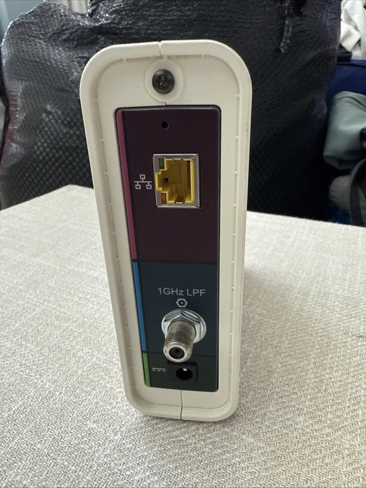 ARRIS Surfboard SB6190 - 32x8 DOCSIS 3.0 Cable Modem -White, for Casual & Gaming - Image 2 of 3