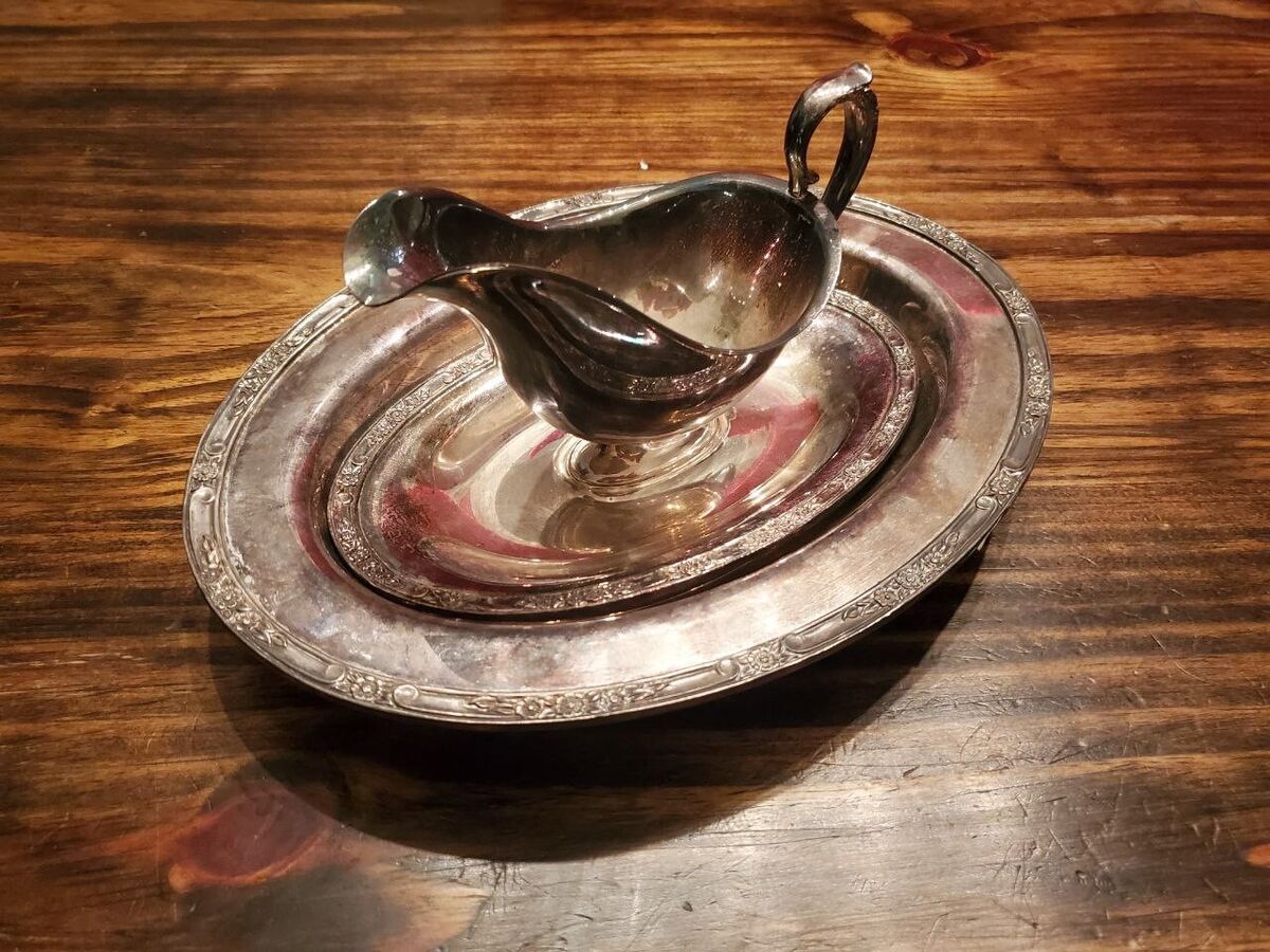 One Piece Gravy Boat (TRE) One Piece Gravy Boat (TRE)